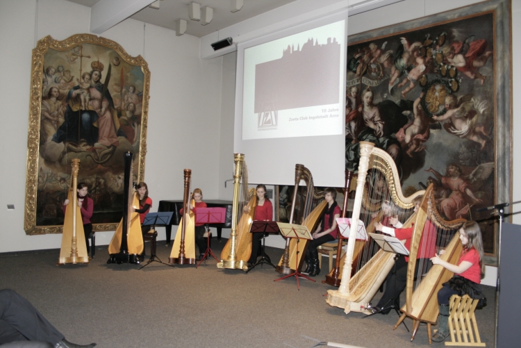 Musikalische Begleitung des Festaktes mit dem Harfenensemble von Beate Fürbacher ©Zonta Club Ingolstadt